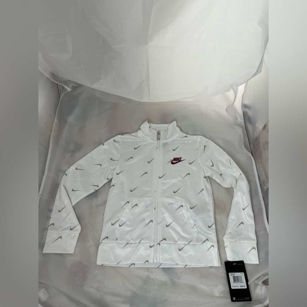 KIDS NIKE JACKET - NWT - SIZE 6